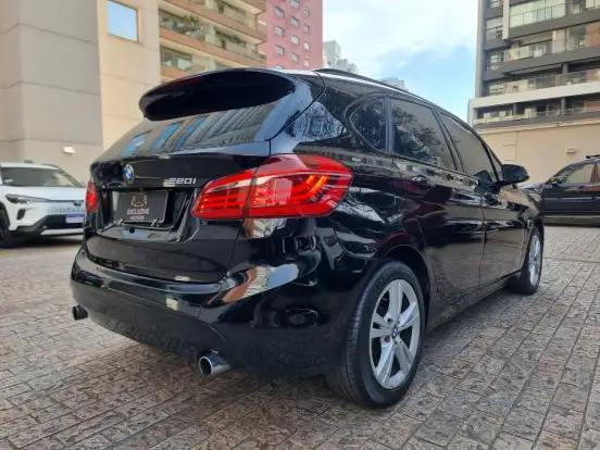 BMW-220i-2018