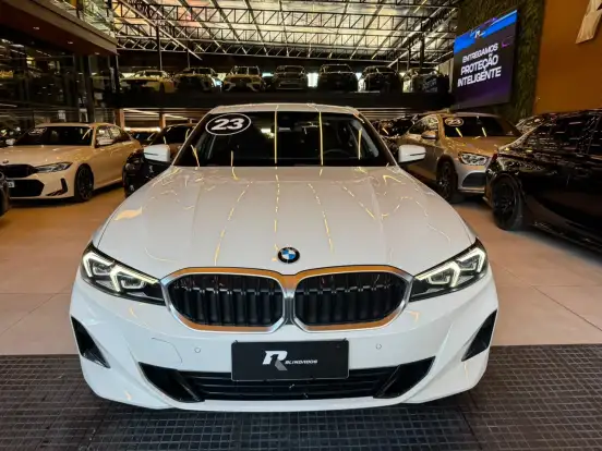 BMW-320i-2023