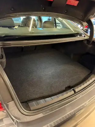 BMW-320i-2021
