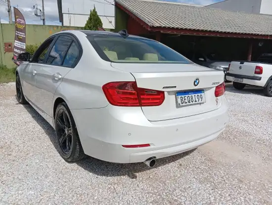 BMW-320i-2012