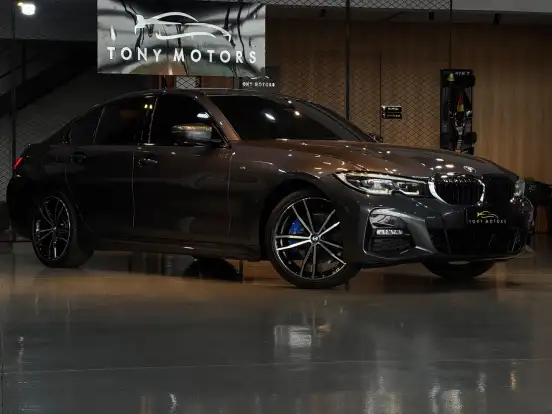 BMW-320i-2020