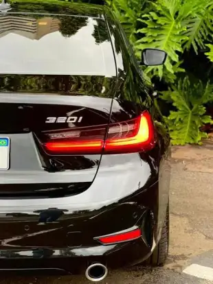 BMW-320i-2020