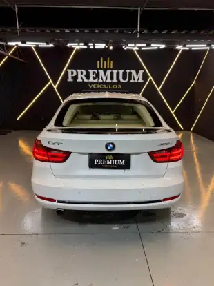 BMW-320i-2015