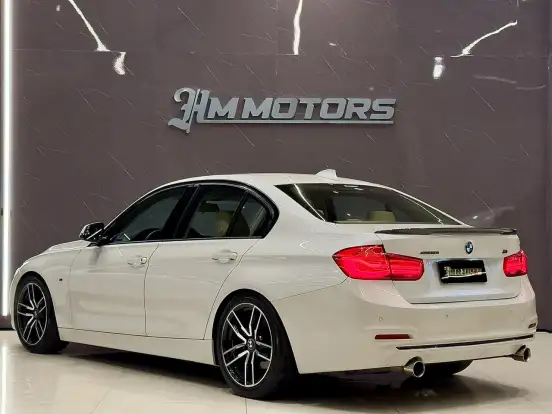 BMW-320i-2.0 SPORT 16V TURBO ACTIVE FLEX 4P AUTOMÁTICO BMW-320i-2016