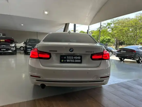 BMW-320i-2018