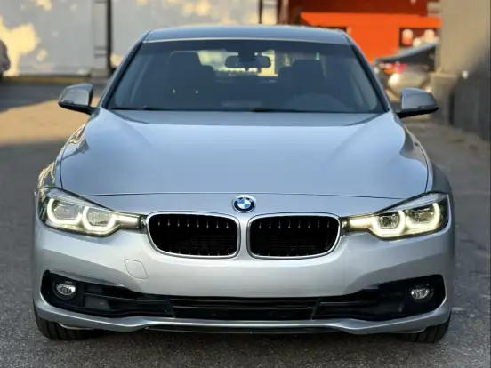 BMW-320i-2018