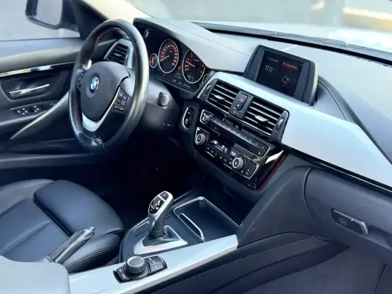 BMW-320i-2.0 SPORT 16V TURBO ACTIVE FLEX 4P AUTOMÁTICO BMW-320i-2018