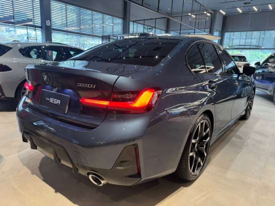 BMW-320i-2025