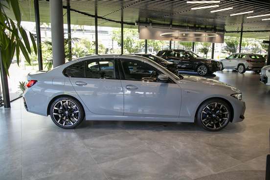 BMW-320i-2026