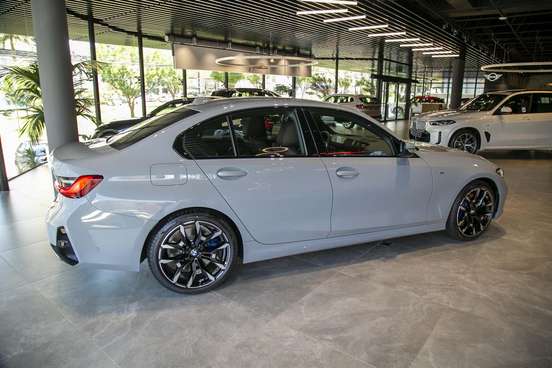 BMW-320i-2026