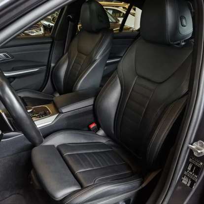 BMW-320i-2021