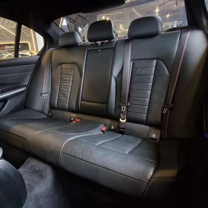 BMW-320i-2021