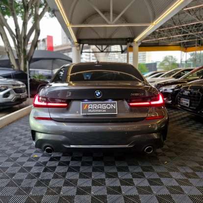 BMW-320i-2021