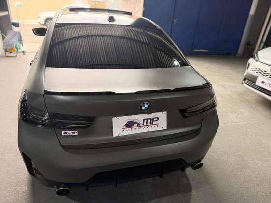 BMW-320i-2022