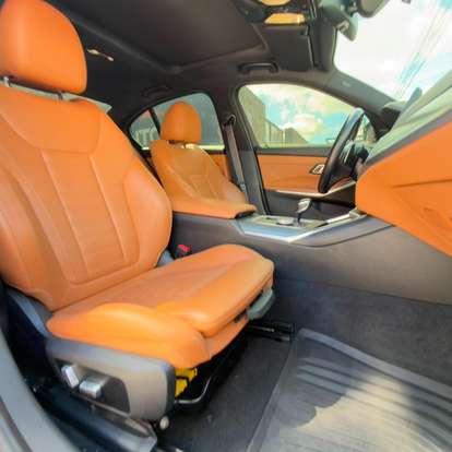 BMW-320i-2021