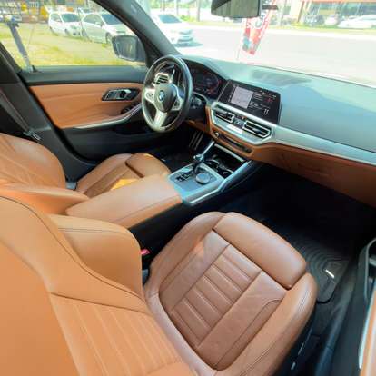 BMW-320i-2021