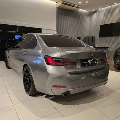 BMW-320i-2024
