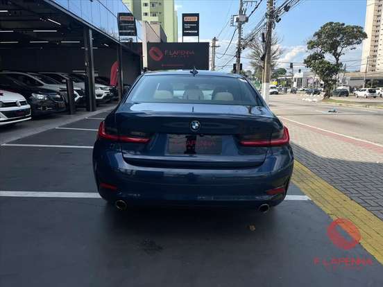 BMW-320i-2021