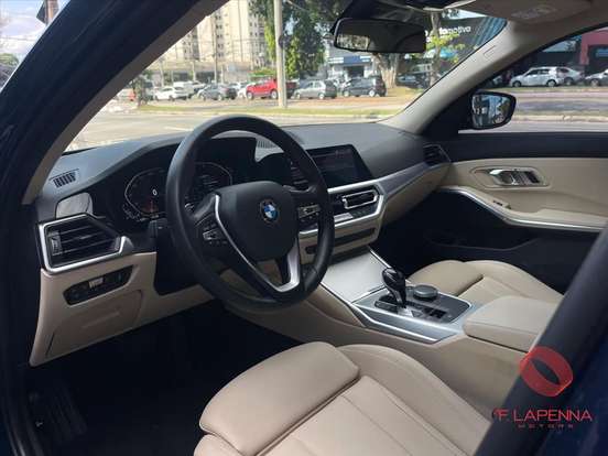 BMW-320i-2021