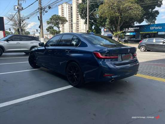 BMW-320i-2021