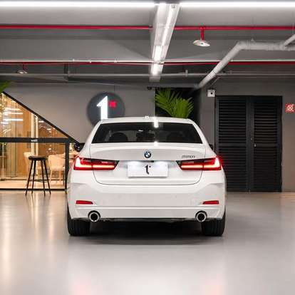 BMW-320i-2024