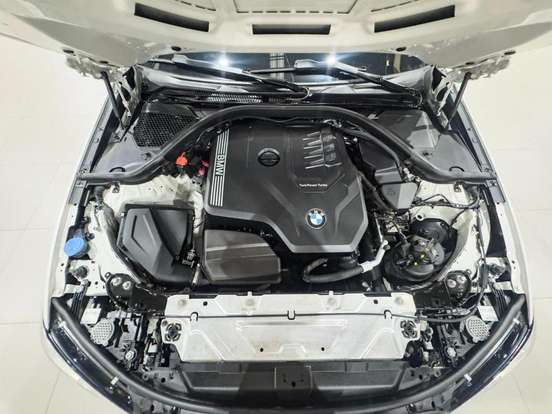 BMW-320i-2020