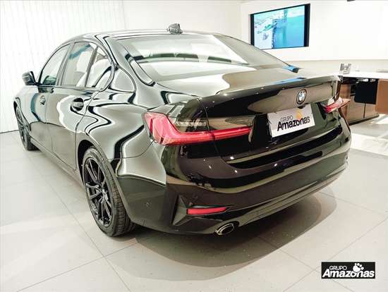 BMW-320i-2020