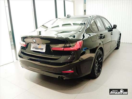 BMW-320i-2020