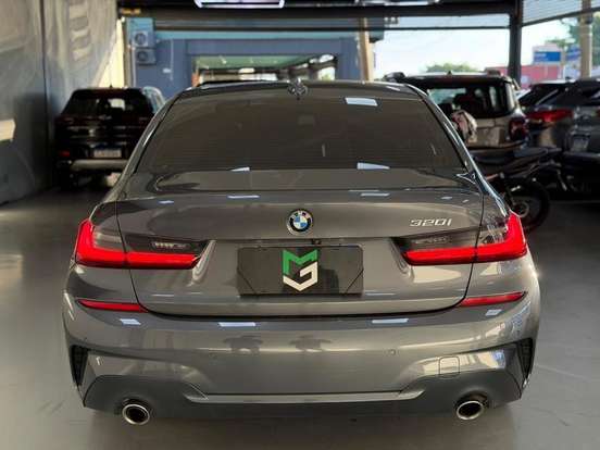 BMW-320i-2020