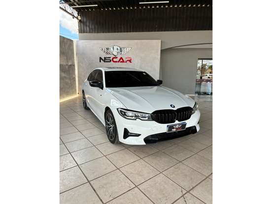 BMW-320i-2020