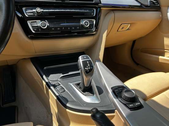 BMW-320i-2.0 SPORT 16V TURBO ACTIVE FLEX 4P AUTOMÁTICO BMW-320i-2018