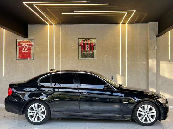 BMW-325i-2.5 SEDAN 24V GASOLINA 4P AUTOMÁTICO BMW-325i-2008
