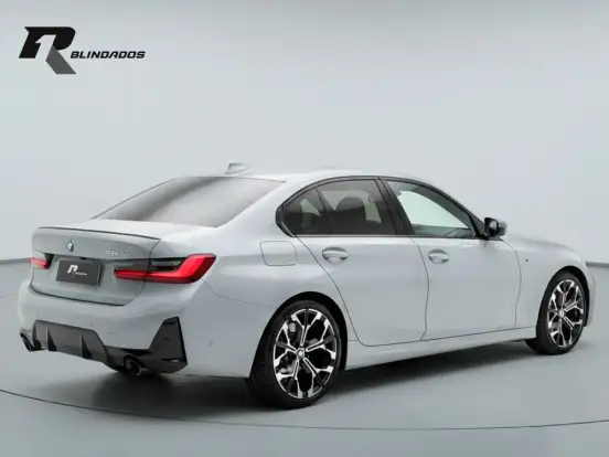 BMW-330e-2025