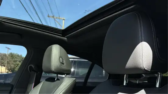 BMW-330e-2021