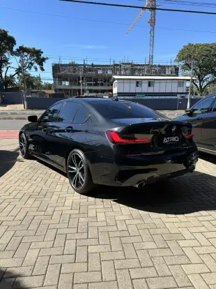 BMW-330e-2021