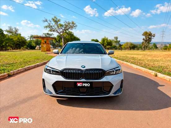 BMW-330e-2022