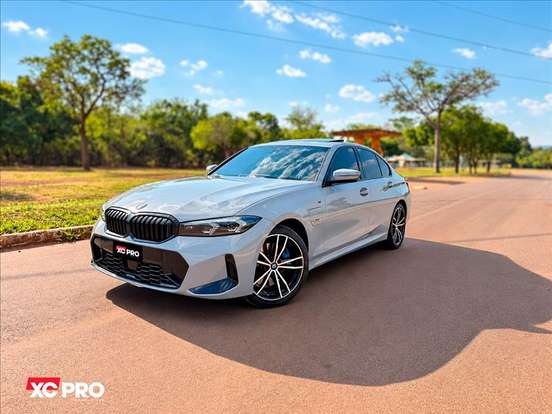 BMW-330e-2022