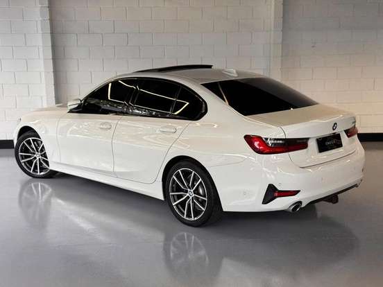 BMW-330i-2019