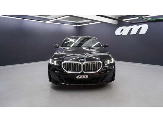 BMW-530e-2024