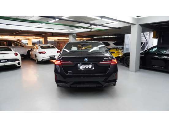 BMW-530e-2.0 TWINPOWER PHEV M SPORT AUTOMÁTICO BMW-530e-2024