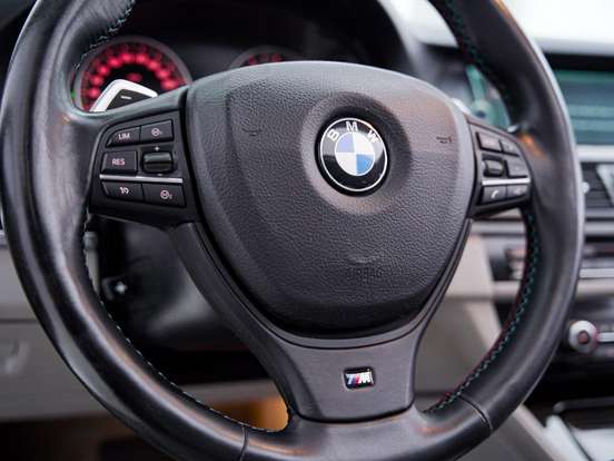 BMW-535i-3.0 SEDAN 6 CILINDROS 24V TURBO GASOLINA 4P AUTOMÁTICO BMW-535i-2010