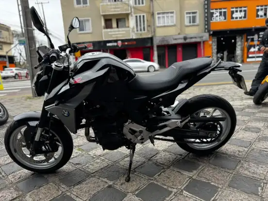 BMW-F 900 R SPORT-2023