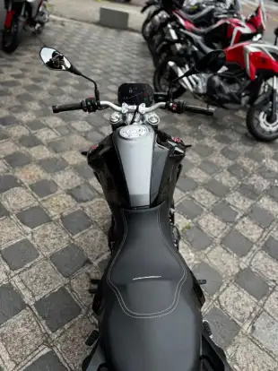 BMW-F 900 R SPORT-2023