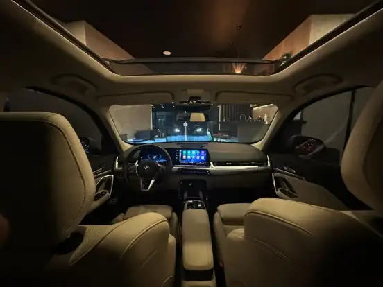 BMW-iX1-2023