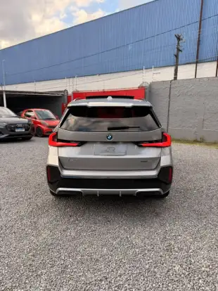BMW-iX1-2024