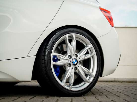 BMW-M 135i-3.0 24V TURBO GASOLINA 4P AUTOMÁTICO BMW-M 135i-2015