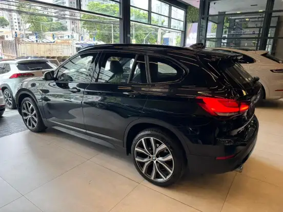BMW-X1-2022
