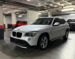 BMW X1 2.0 16V TURBO GASOLINA SDRIVE20I 4P AUTOMÁTICO BMW X1 2.0 16V TURBO GASOLINA SDRIVE20I 4P AUTOMÁTICO