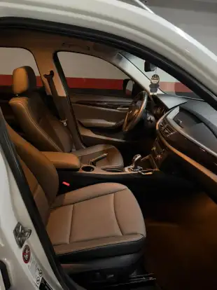 BMW-X1-2012