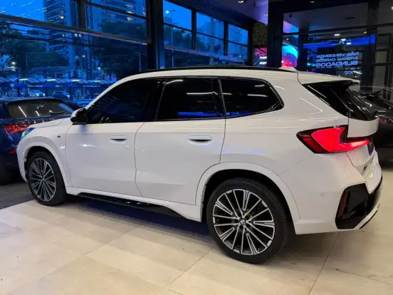 BMW-X1-2025